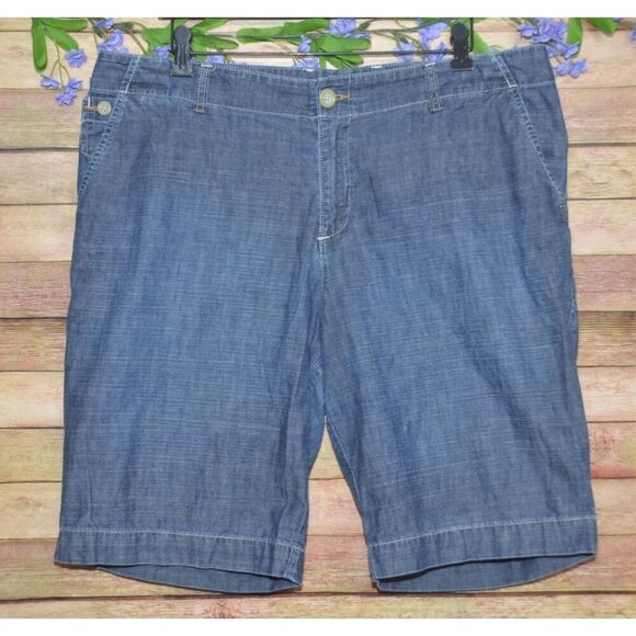 GAP Blue Chambray Cotton Bermuda Shorts Classic Preppy Size 16 10" Inseam Casual - Picture 1 of 7